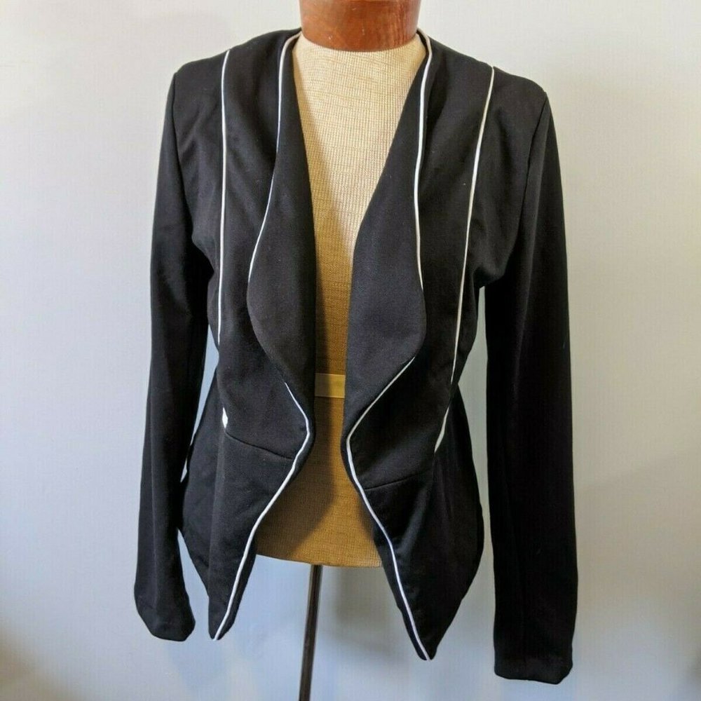 Stoosh Solid Black Blazer w White Piping
